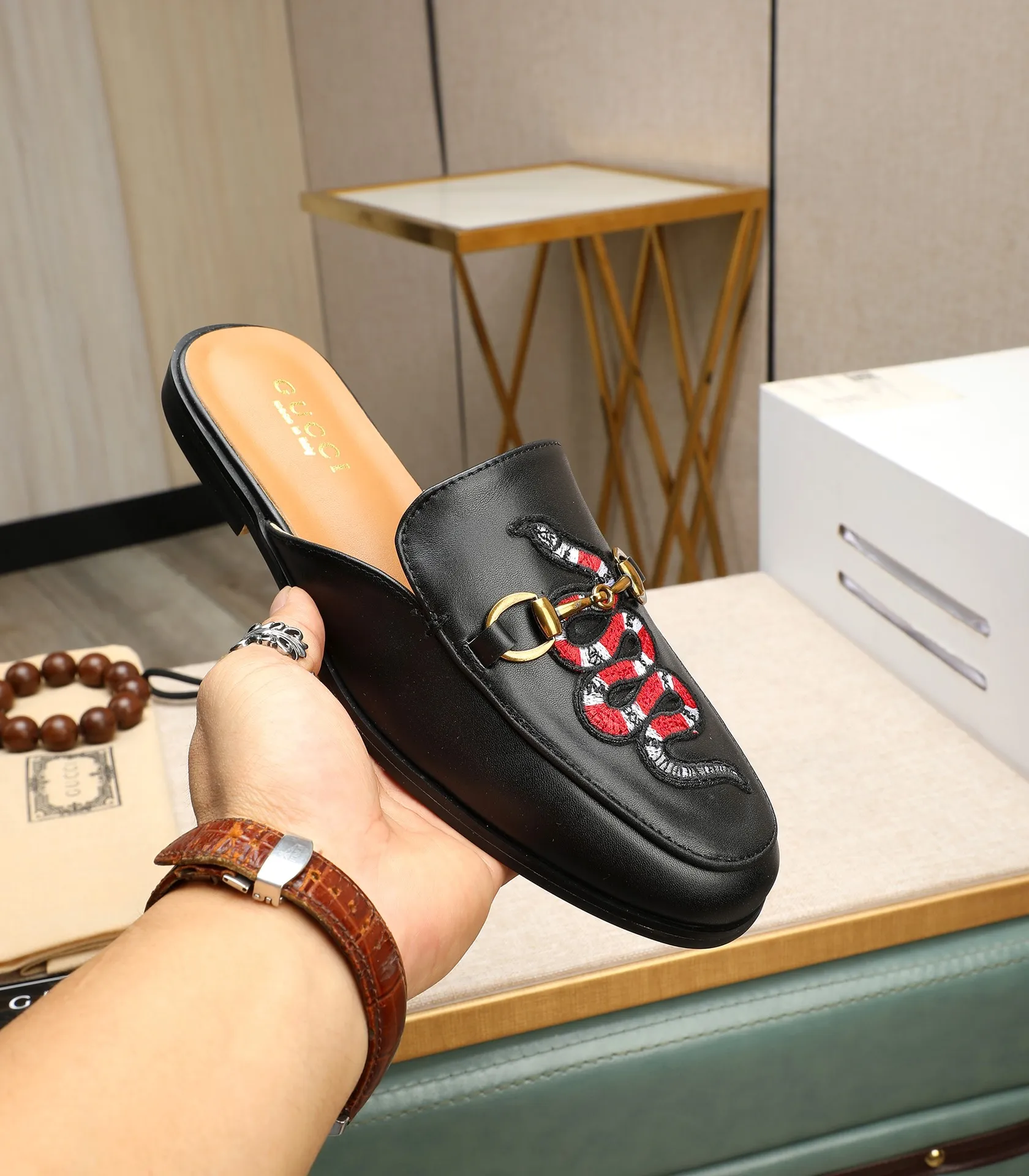 Men's clothing and shoes 💰380 (Gucci) The latest 🎁🎁 casual and fashionable men's shoes 👟 from the official website, hot style 💥 style is simple and elegant, exclusive for trendy men. Unique official website latest brand double G elements 👑 original Gucci decoration, fashionable and generous, original material original calfskin, ✅ fully imported first-layer pigskin lining, official website designated wear-resistant, lightweight original rubber casual outsole, counter classic model taken in kind, 38-44 black and white optional